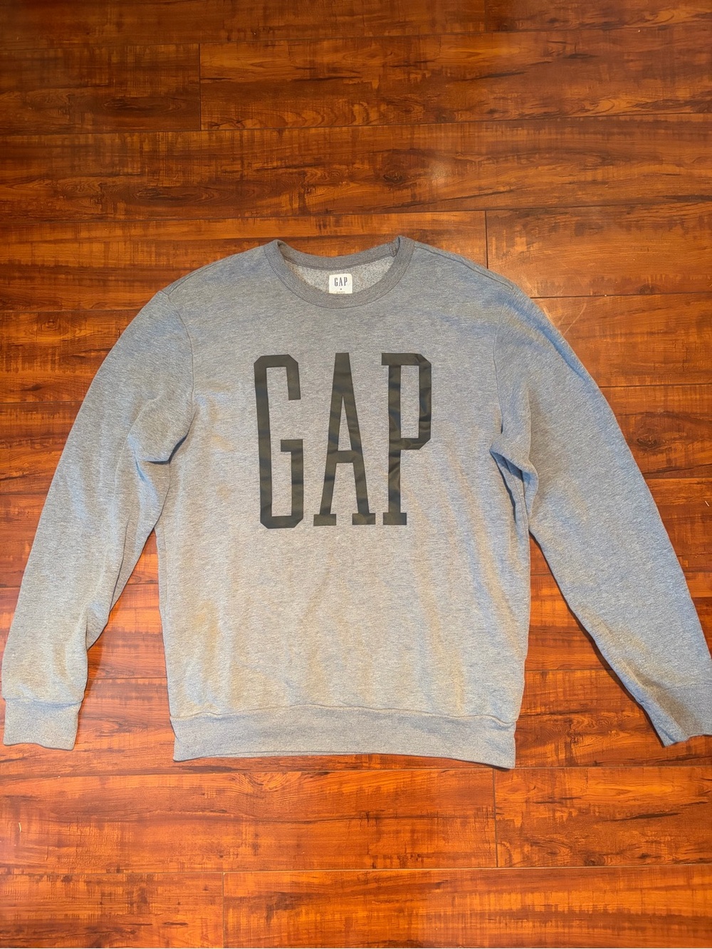 GAP Men's Light Gray Crewneck Sweatshirt with Black Logo | Size Medium